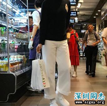XiS5QsY5Y5jhb81R.jpg